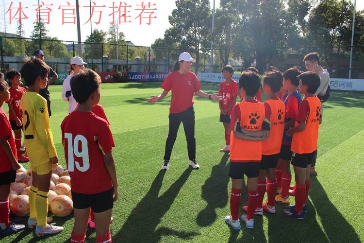 太湖边小玫瑰绽放 中青赛公益行浦玮走进苏州香山实验小学 太湖边小玫瑰绽放 中青赛公益行浦玮走进苏州香山实验小学